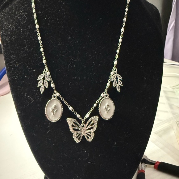 Hand made, Stainless Steel Elegant Butterfly Necklace - Picture 2 of 5